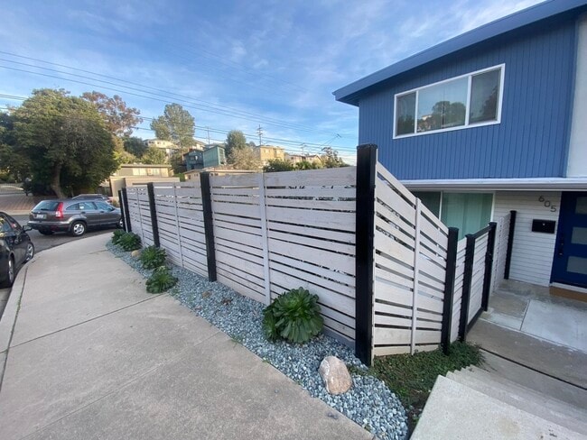 Building Photo - 605 Bush St