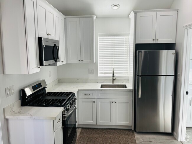 Building Photo - 2140 N Manning St Unit 2142 N Manning ADU Rental