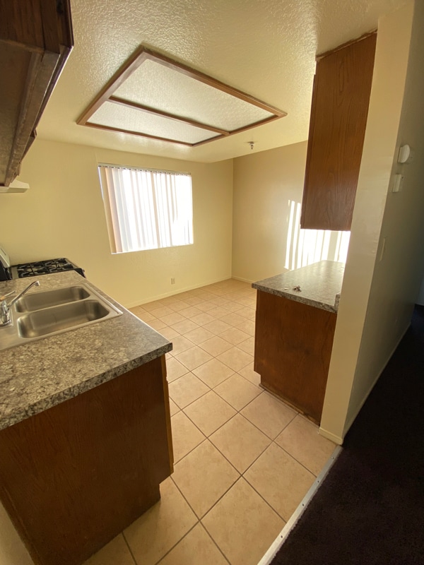 Building Photo - 4165 W Broadway