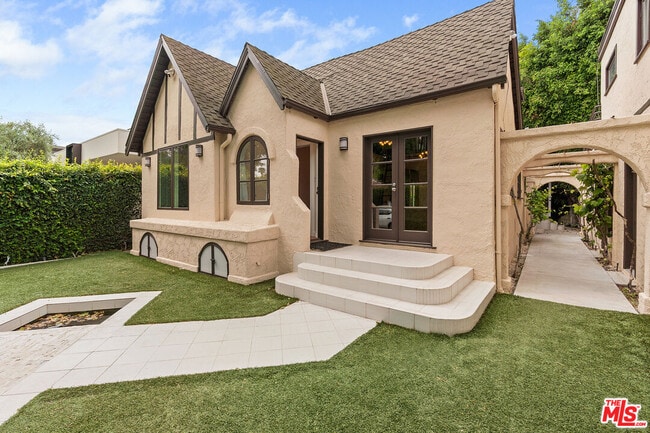 Photo - 559 Huntley Dr