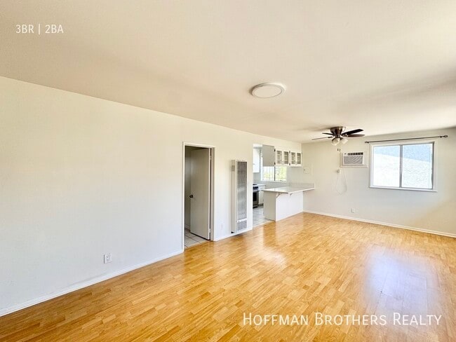 Photo - 5419 Harold Way Unit 5