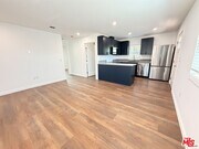 Photo - 818 N Harper Ave
