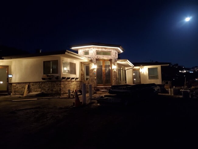 Building Photo - 116 E Avenida de los Lobos Marinos Unit 116 B