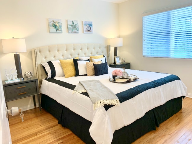 Photo - 819 S Grand View St Unit 5