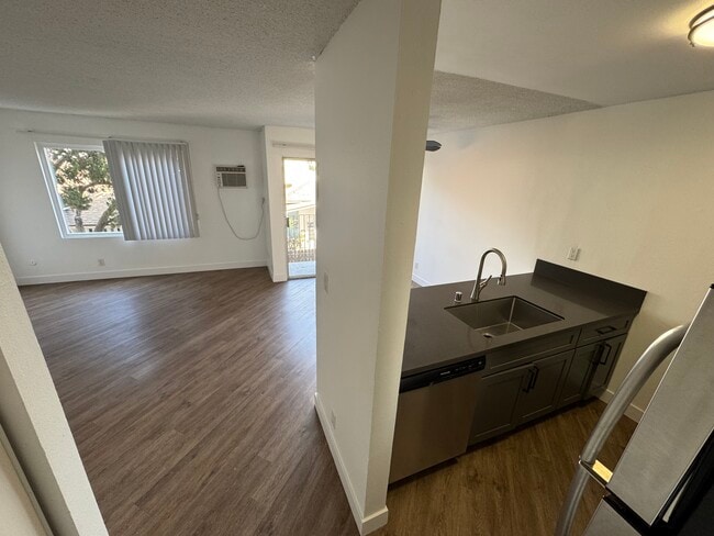 Photo - 1234 N Edgemont St