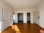 Photo - 920 S Hobart Blvd Unit 302