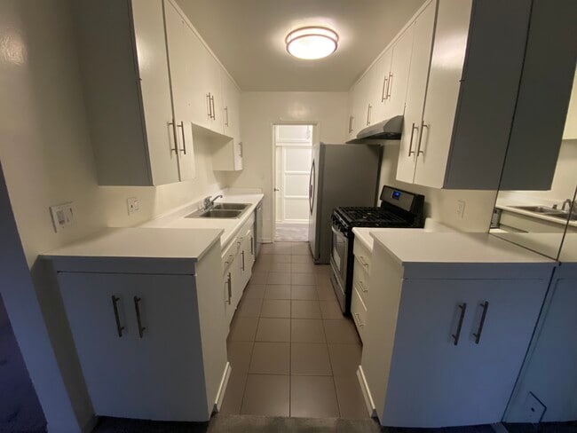 #303 - Kitchen - Princess Apartments