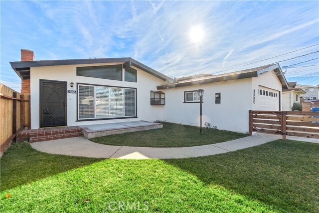 Photo - 25046 Feijoa Ave