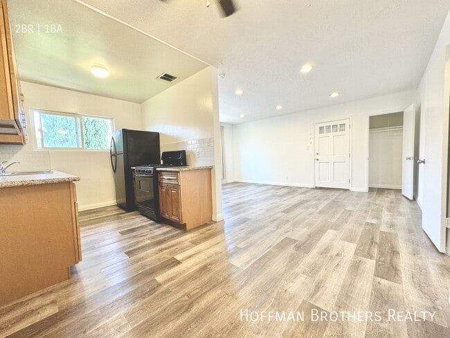 Building Photo - 1320 Ridgeley Dr