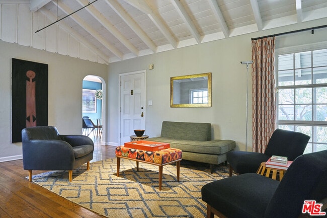 Photo - 5105 Morella Ave