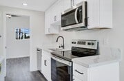 Photo - Beautiful Renovated 1 Bed/1 Bath w/yard-MOVE IN PROMOTION Unit 4959 D