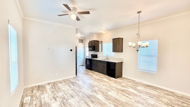 Photo - 1727 S Hill Ave