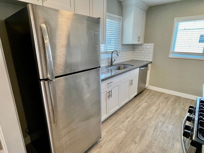 Photo - Bright & Modern Second-Floor Apartment – Natural Light, Comfort & Convenience! Unit 4143