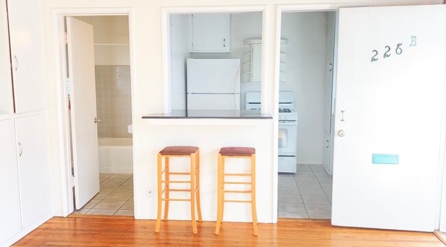 Photo - 226 N Hollywood Way Unit B