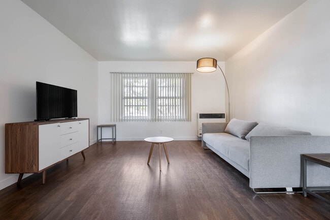 Photo - 8740.5 Belford Ave Unit 8740.5