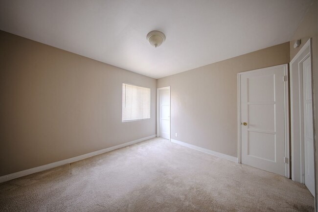 Photo - 1887 Locust Ave Unit 3