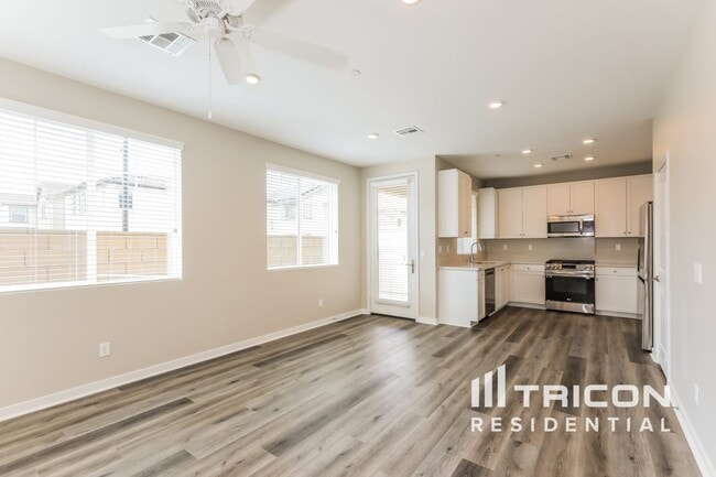 Photo - 31589 Dwight Dr