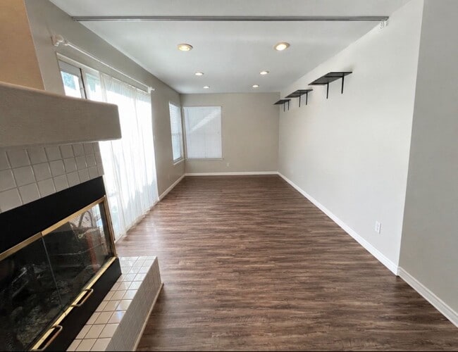 Photo - Beautiful 4 Bedroom Home with Solar and a Large Yard in Stevenson Ranch