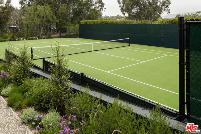 Photo - 6763 Zumirez Dr