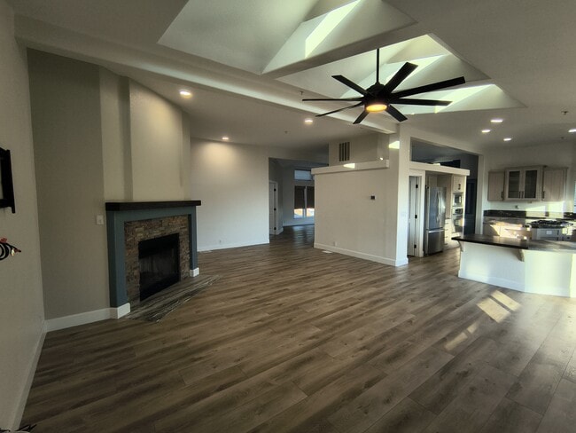 Photo - 2828 La Cresta Rd