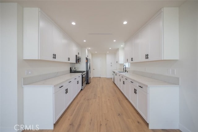 Photo - 14727 Leadwell St