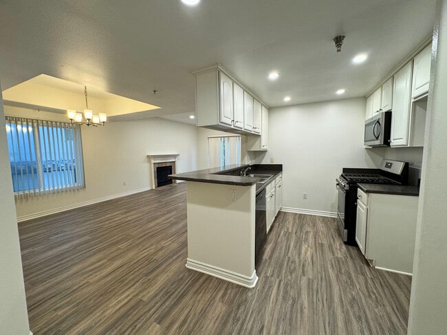 Photo - 1771 Beloit Ave