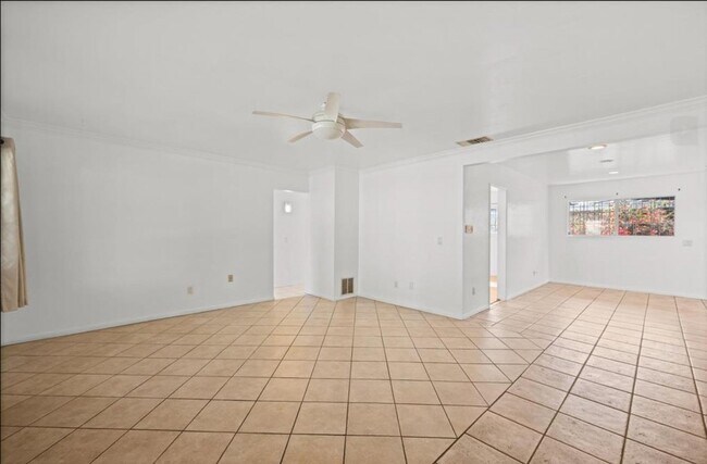 Photo - 3813 Birch St Unit 3813