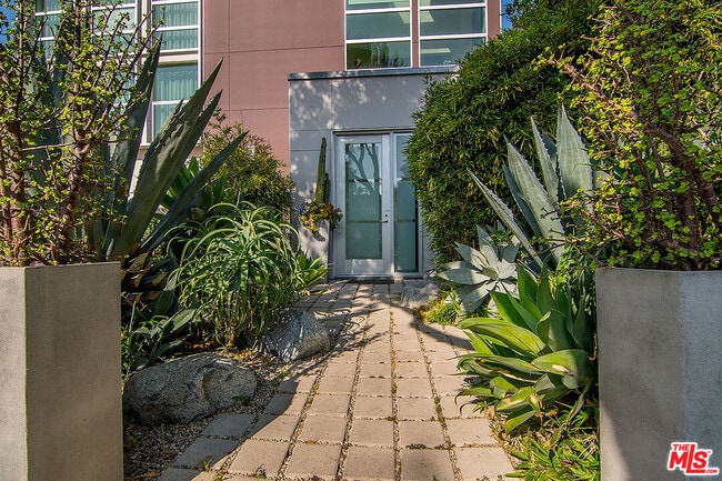 Photo - 711 Westbourne Dr