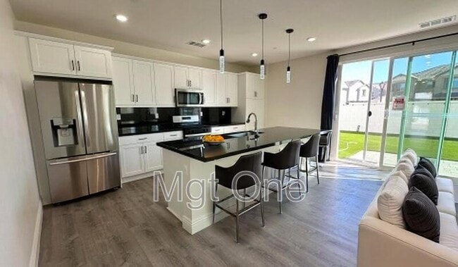 Photo - 1784 Julie Dr