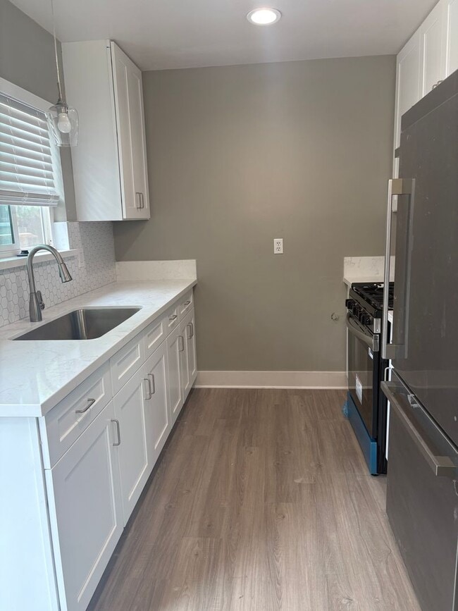Photo - 1411-1417 Holly Unit 1413 Holly