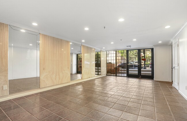 Photo - 540 Kelton Ave Condo Unit 102