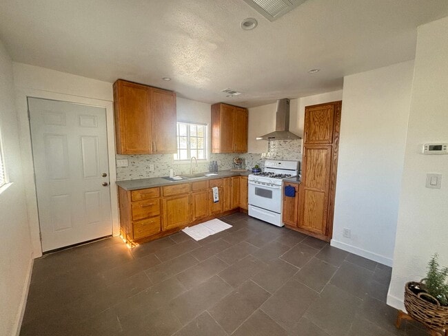 Photo - West Lancaster Single Story Detached Triplex