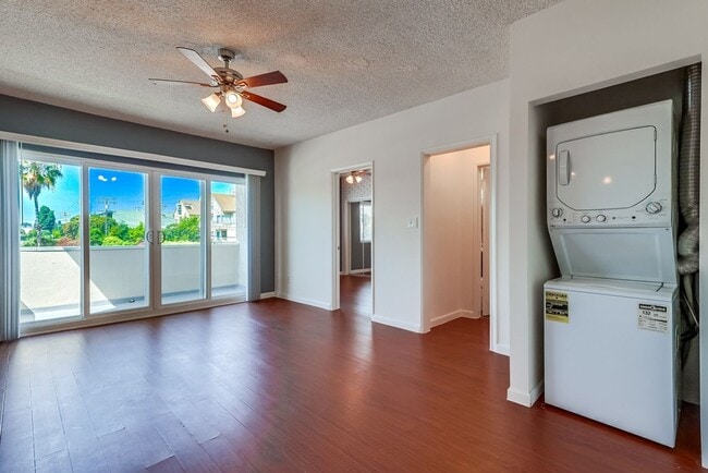 Photo - 537 E Hyde Park Blvd Unit 312