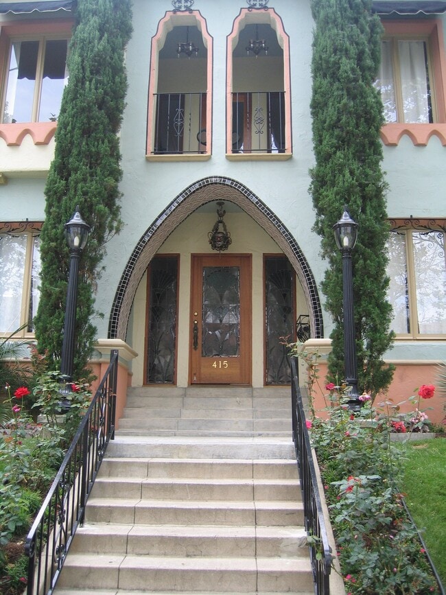 Photo - 415 N Sycamore Ave Unit 202