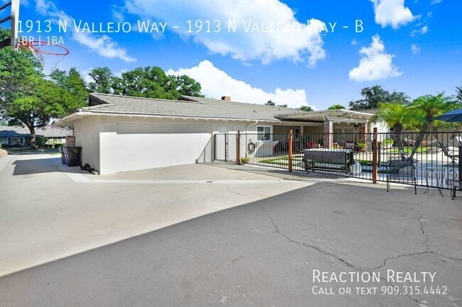 Building Photo - 1913 N Vallejo Way Unit B