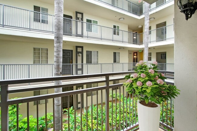 Photo - 618 S. Detroit