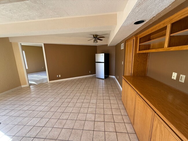 Photo - Ranch Bernardo Guest House 1br 1 bath granite kitchen All appliances Washer & Dryer  $2240 For Lease