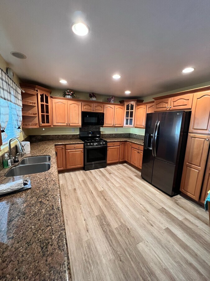 Photo - 2395 Spring Oak Way