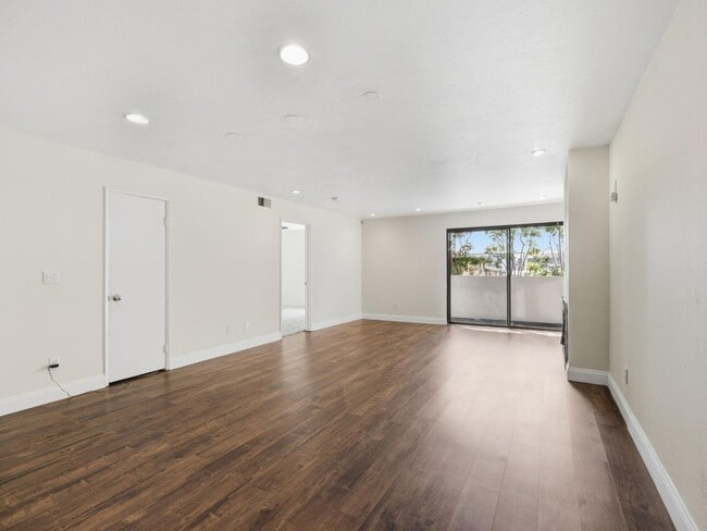 Photo - 1940 Highland Oaks Dr