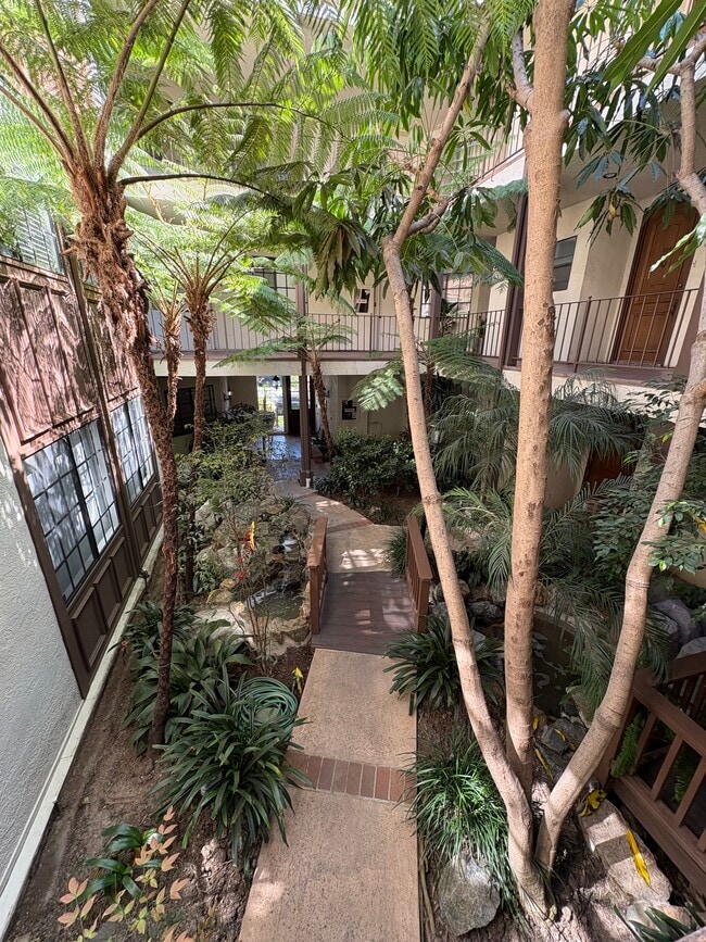 Walkways - 11939 Gorham Ave Unit 207