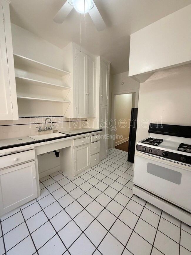 Photo - 1825 Ivar Ave Unit 105