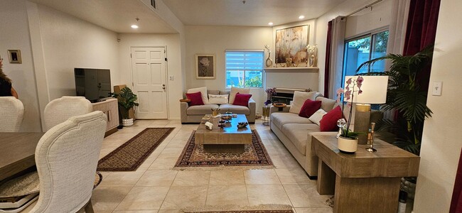Charming 3-Bedroom Townhome in Prime Pasad... - Charming 3-Bedroom Townhome in Prime Pasad... Unit Ritz Pasadena