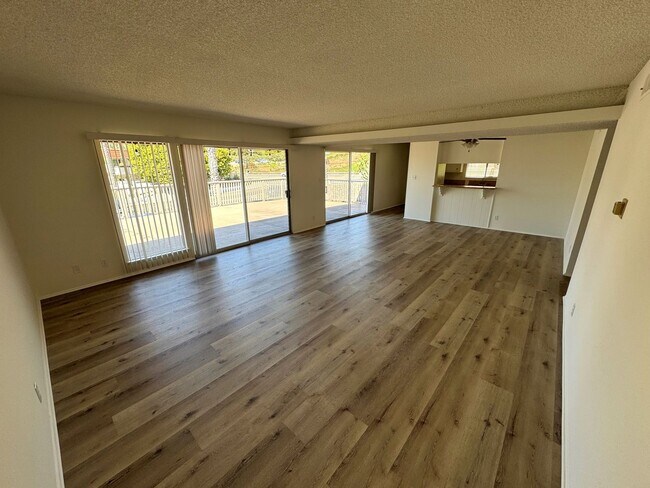 Photo - 900penin Unit 902