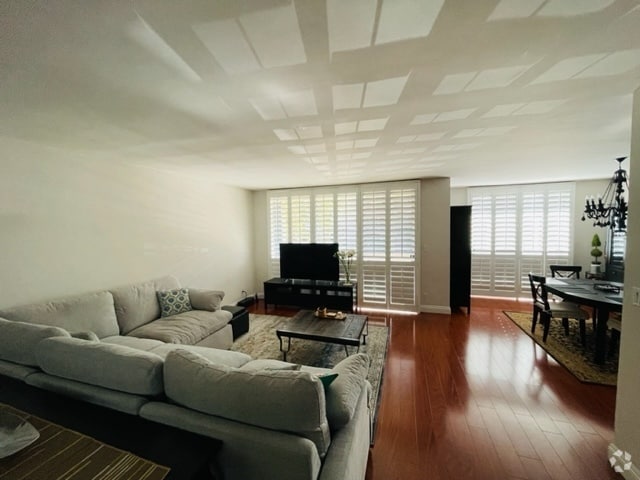 Building Photo - 11970 Montana Ave Unit 106 Rental