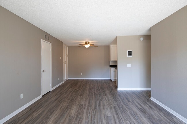 Photo - Royal Village Apartments