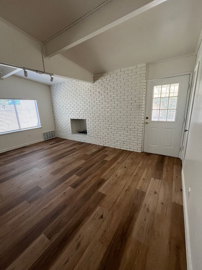 Photo - 702 E Haltern St