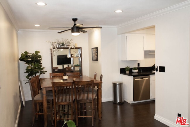 Photo - 5651 Windsor Way Unit 202