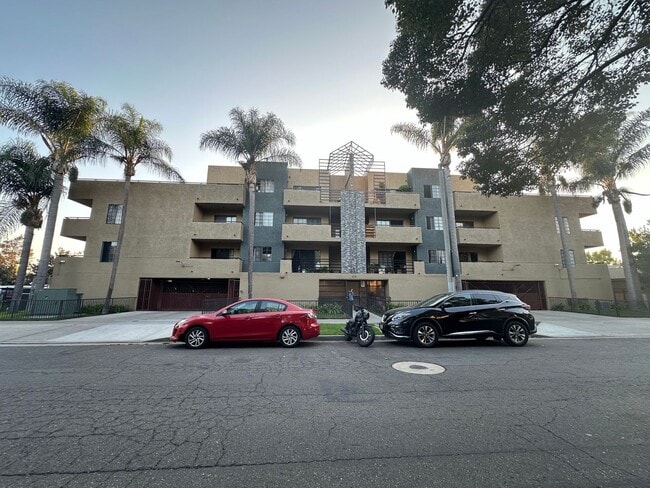 Photo - Excelsior Apartments