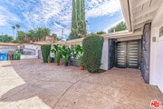 Photo - 20746 Clarendon St
