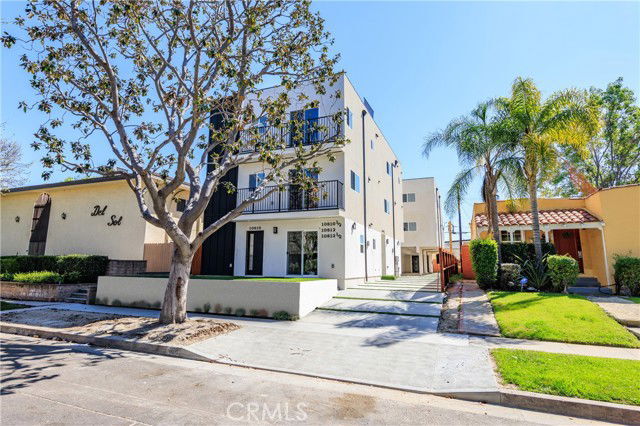 Photo - 10812 Hesby St